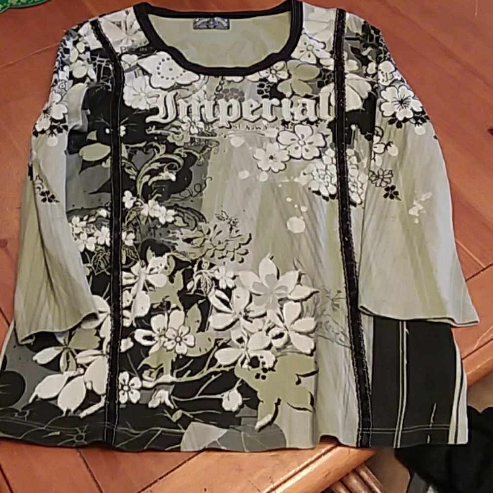 Vanilla Sugar lace trim shirt